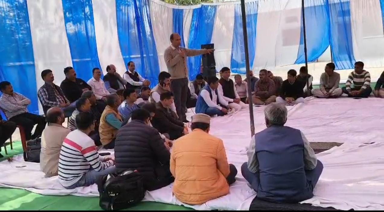 शिक्षा निदेशक के साथ मारपीट के खिलाफ शिक्षक संघ ने भरी हुंकार