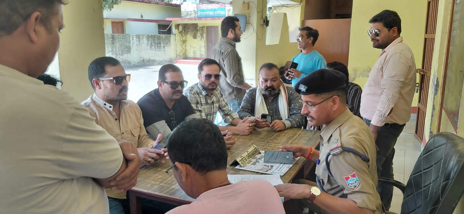 जनता की आवाज उठाना पड़ा भारी! खटीमा में गैस किल्लत की खबर दिखाने पर पत्रकार दीपक फुलेरा पर मुकदमा, प्रदेशभर के पत्रकारों में रोष।