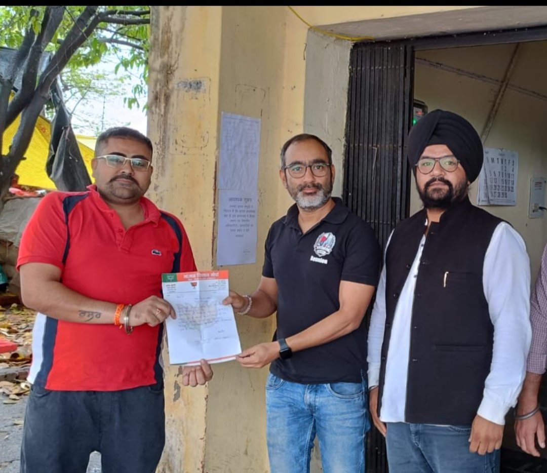 गेहूं खरीद व्यवस्था पर भड़के किसान, भुल्लर के नेतृत्व में मुख्य विपणन अधिकारी को सौंपा सशक्त ज्ञापन।