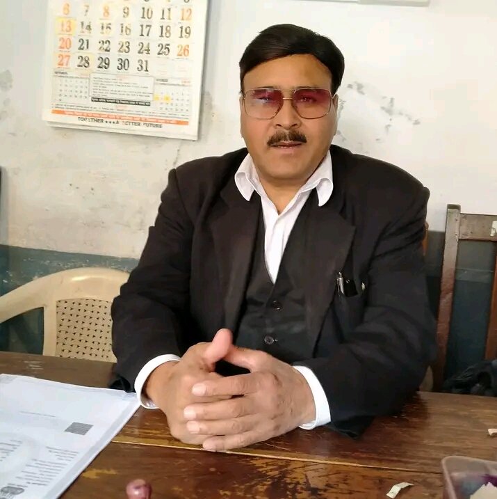 वरिष्ठ अधिवक्ता के निधन पर शोक सभा न्यायालय परिसर में शोक की लहर