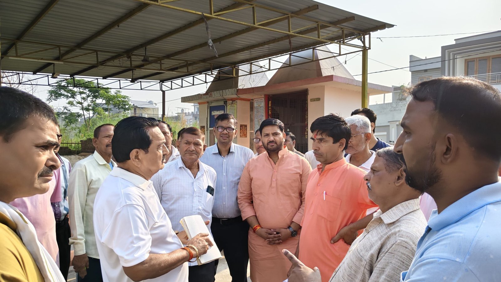 शहरी जनसंवाद के तहत विधायक तिलक राज बेहड़ ने सुनीं जन समस्याएं