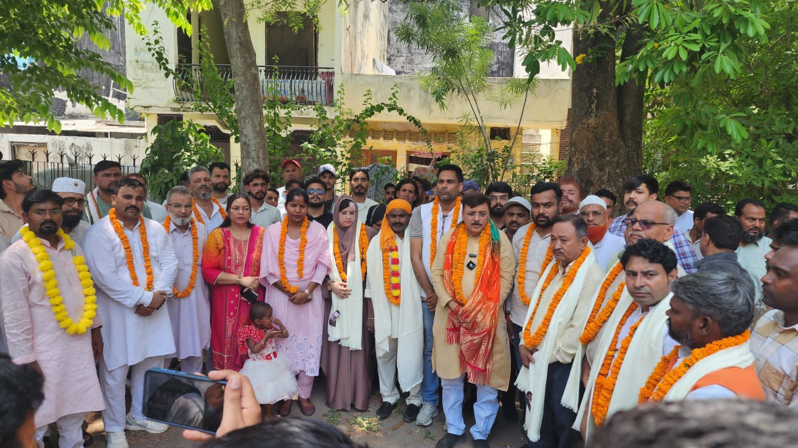 प्रदेश सरकार द्वारा विभिन्न आयोगों एवं परिषदों में किच्छा क्षेत्र के कार्यकर्ताओं को दायित्व मिलने पर पूर्व विधायक राजेश शुक्ला ने किया स्वागत