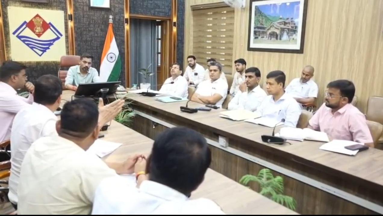 मानसून से पहले जलभराव वाले संवेदनशील स्थलों पर समस्या का करें त्वरित समाधानः डीएम