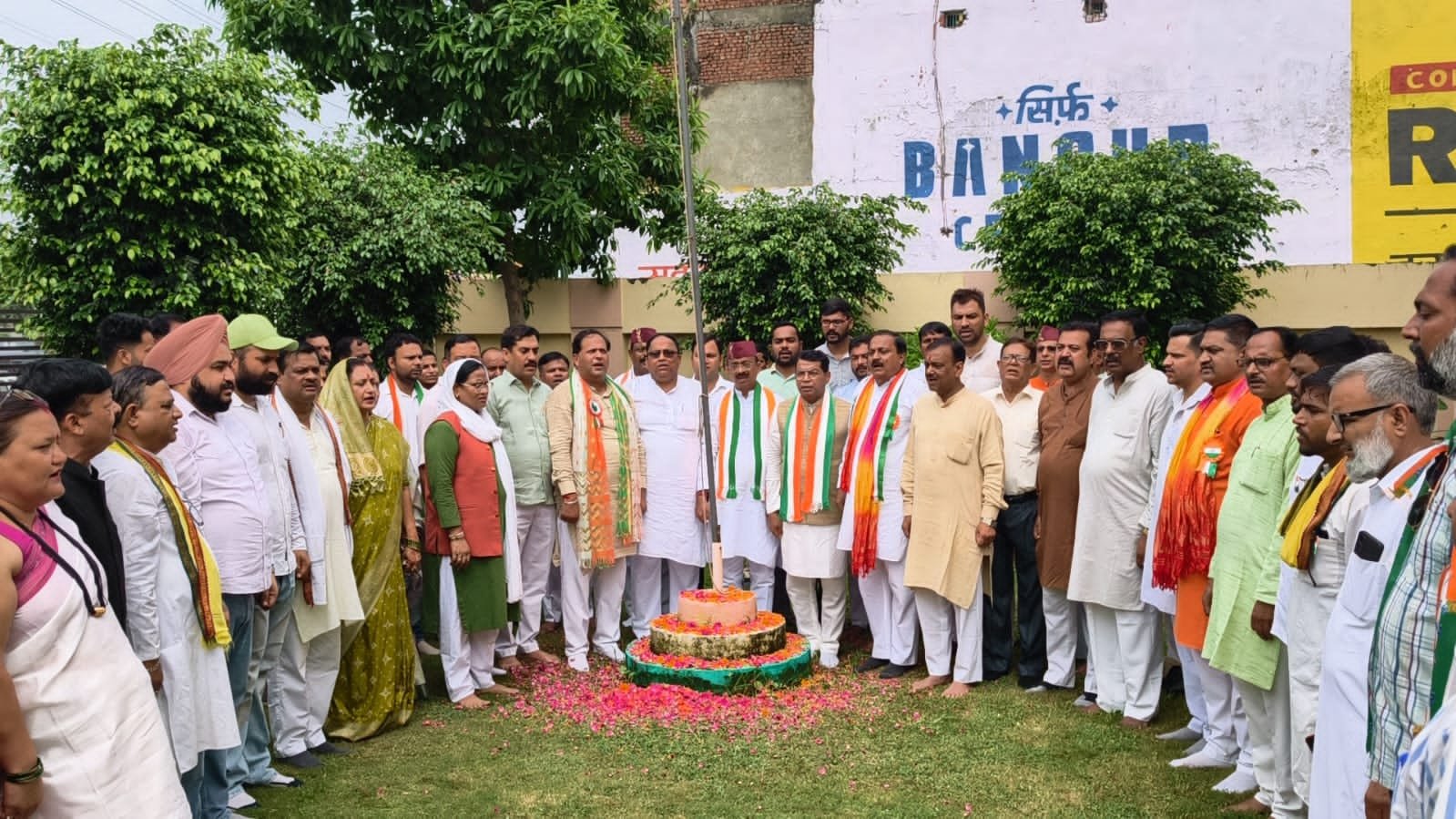 भाजपा जिला कार्यालय रुद्रपुर में हर्षोल्लास से मनाया गया स्वतंत्रता दिवस