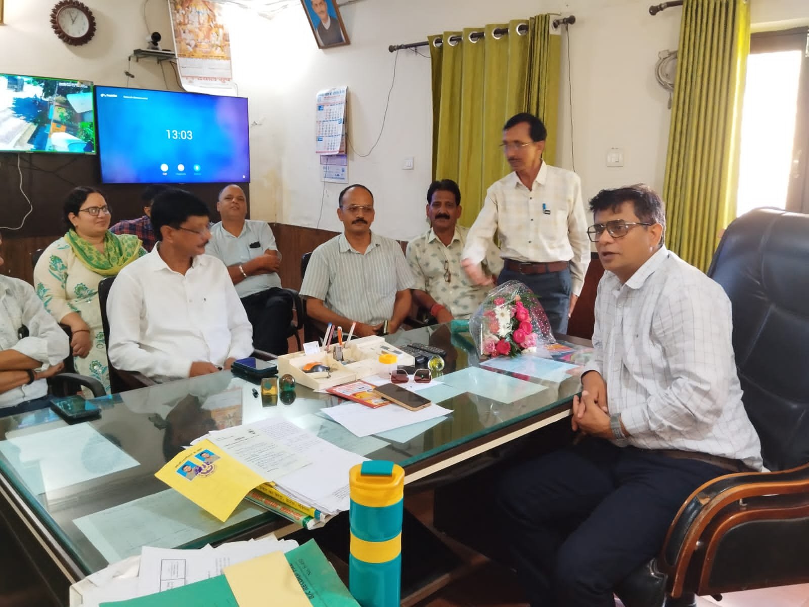 देवभूमि एकता मंच के बैनर तले पहाड़ी समाज के पदाधिकारियों ने अधिकारियों से की मुलाकात, समाज के उत्थान पर हुआ मंथन