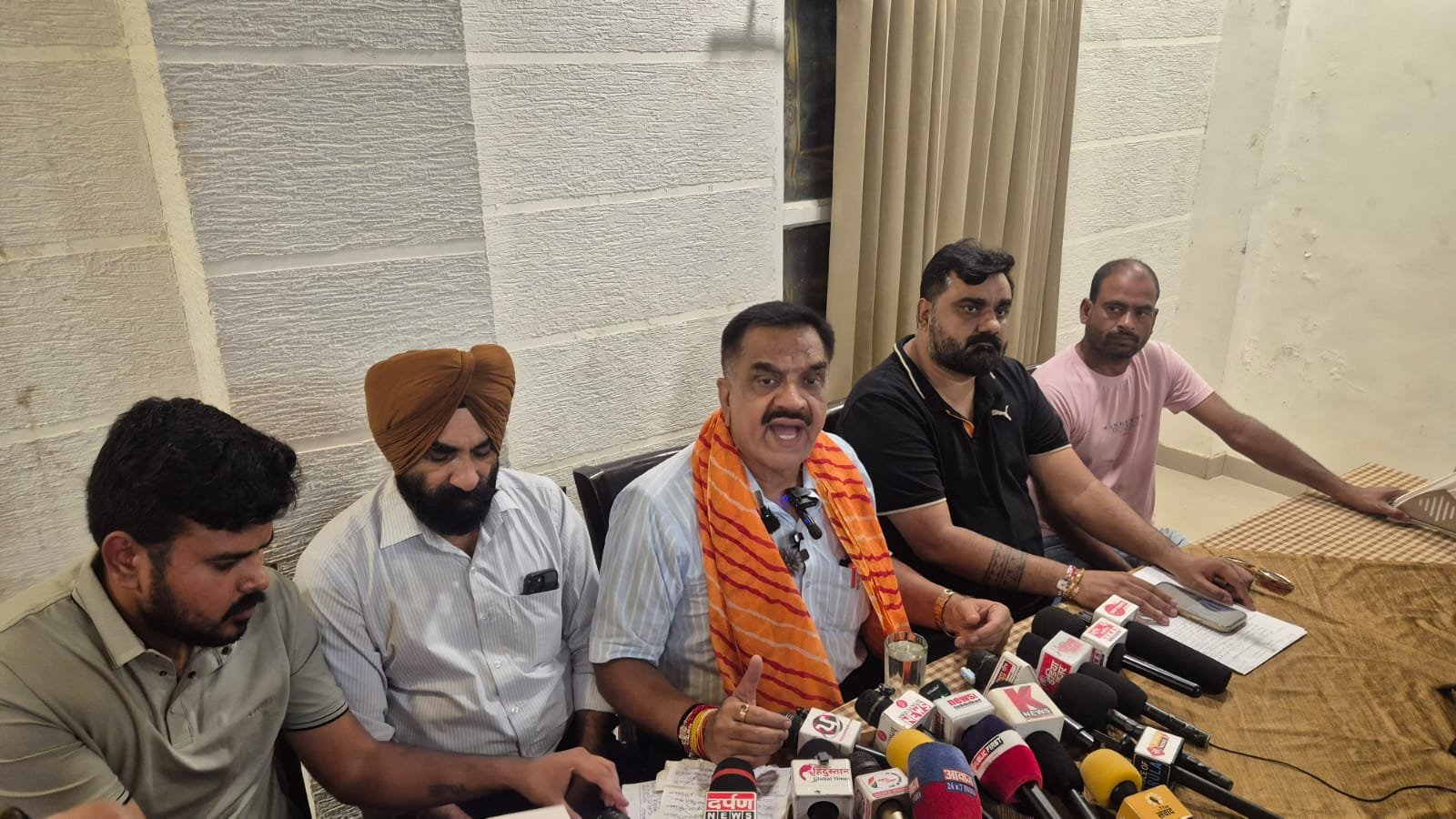 एआई के दुरुपयोग से छवि धूमिल करने का आरोप, हाईकोर्ट जाने की तैयारी में ठुकराल
