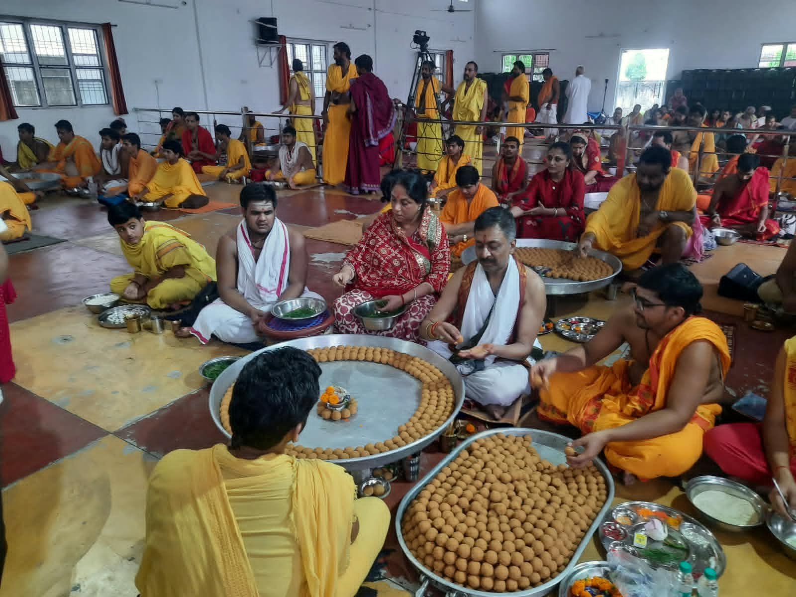 विश्वनाथ धाम में भगवान गणेश के प्राकट्य दिवस को गणेशोत्सव के रूप में पूर्ण शास्त्रीय विधि विधान एवं धूमधाम से मनाया गया।