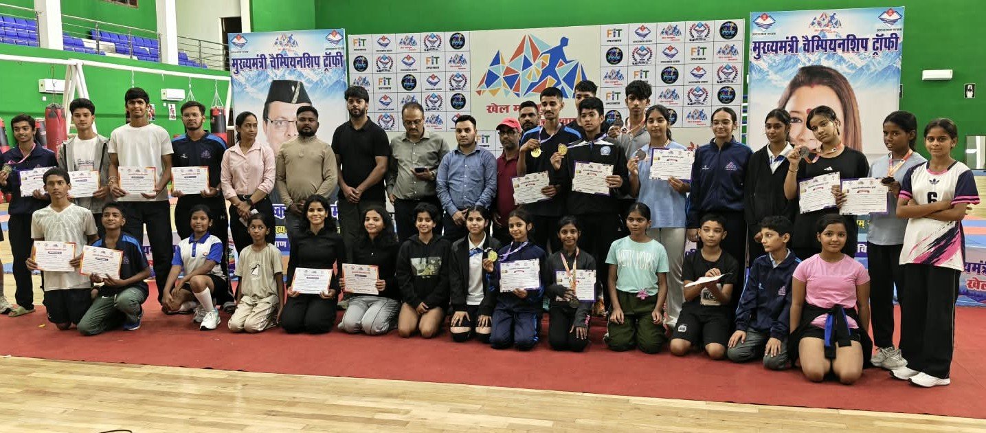 राज्य स्तरीय तलवारबाज़ी प्रतियोगिता में डीपीएस रुद्रपुर का जलवा, 11 पदक जीतकर बढ़ाया उत्तराखंड का गौरव