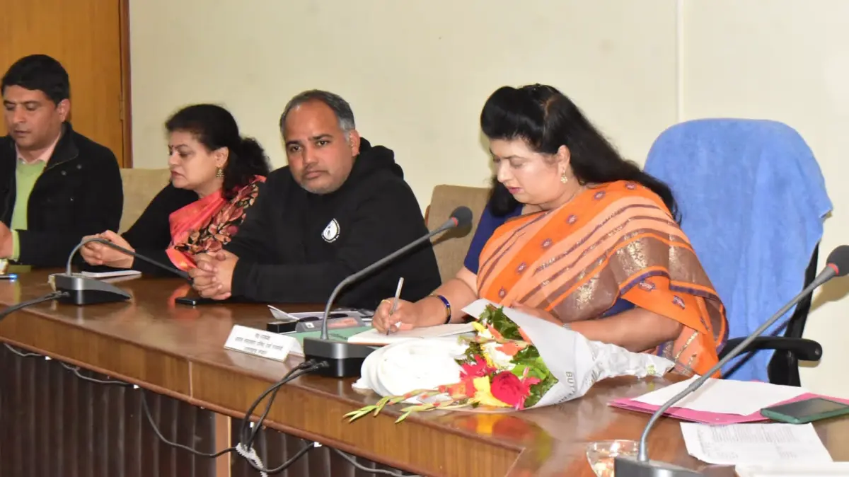 नैनीताल। प्राधिकरण के कामकाज में लापरवाही बर्दाश्त नहीं, जनता की शिकायत आई तो तय होगी अधिकारियों की जवाबदेही: भावना मेहरा।